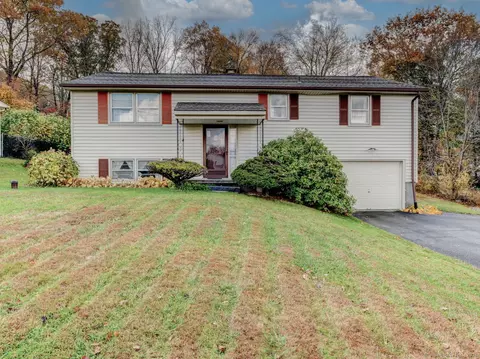 33 Dawn Ave, Torrington, CT 06790