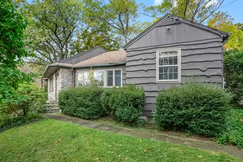 4 Beachside Dr, New Milford, CT 06776