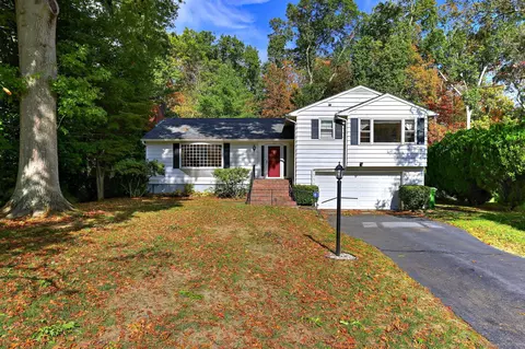 410 Waite St, Hamden, CT 06517