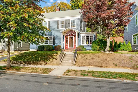90 Sterling Pl, Bridgeport, CT 06604