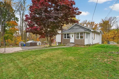 17 Bevin Blvd, East Hampton, CT 06424