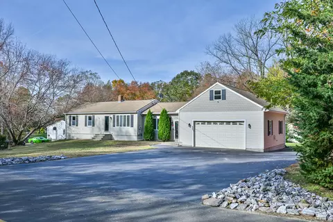 232 Pompeo Rd, North Grosvenor Dale, CT 06255