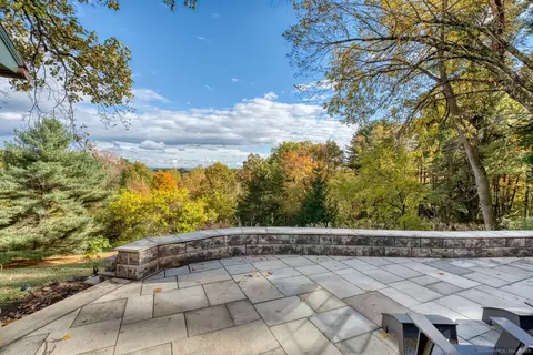 1 Cedar Close Close, Bloomfield, CT 06002