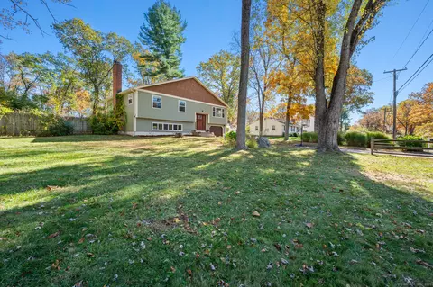 11 Caffyn Dr, Marlborough, CT 06447