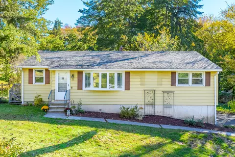 11 Ivy Ln, Wolcott, CT 06716