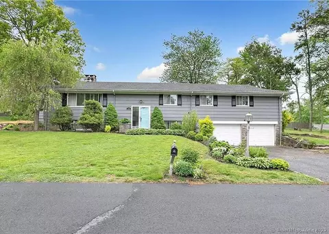 175 Twin Oaks Ter, Stratford, CT 06614