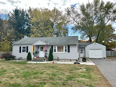 439 Halfway House Rd, Windsor Locks, CT 06096