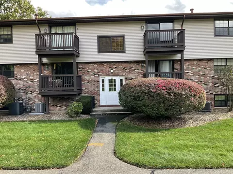 20 Surrey Dr #B16 AKA B4, Newington, CT 06111