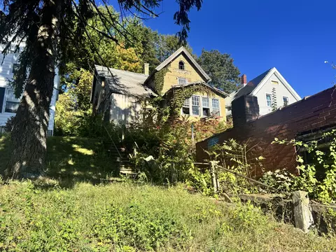 77 Easton Ave, Waterbury, CT 06704