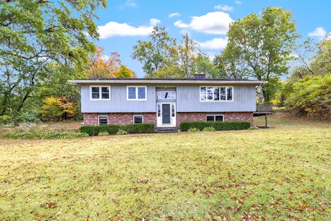 282 Oronoque Rd, Milford, CT 06461