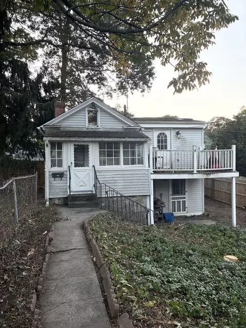 89 Grace St, Fairfield, CT 06825