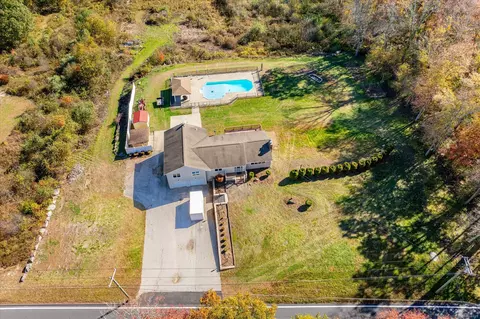 827 Thompson Rd, Thompson, CT 06277