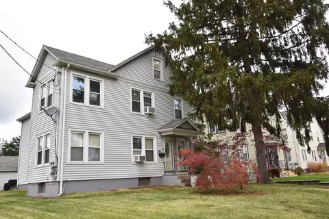 121 Cambridge St, West Hartford, CT 06110