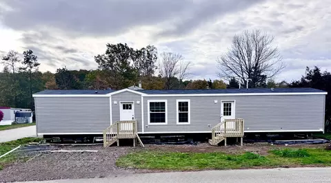 28 Barlow Dr, Mansfield, CT 06268