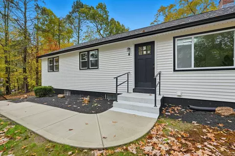 4 Hemlock Cir, Somers, CT 06071