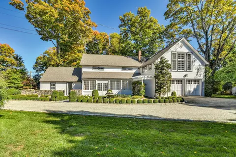 204 Parade Hill Rd, New Canaan, CT 06840
