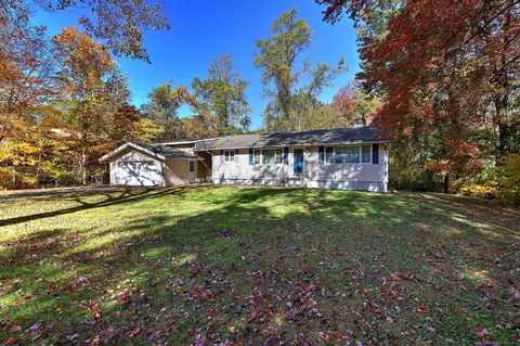 3 Pam Bar Dr, Shelton, CT 06484