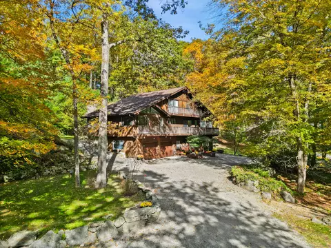 104 Blue Spruce Cir, Weston, CT 06883