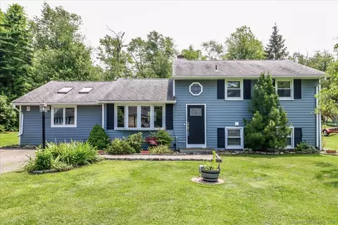 22 Woodview Dr, Brookfield, CT 06804