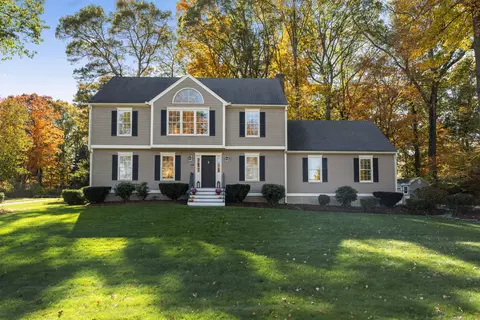 49 Riverside Dr, Branford, CT 06405