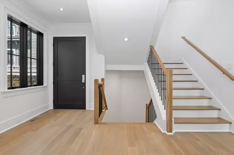 148 Elm St #2, Greenwich, CT 06830