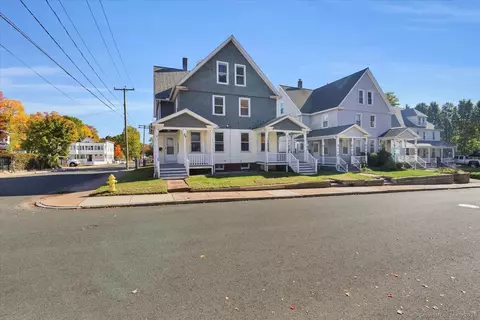 69 Foster St, Manchester, CT 06040