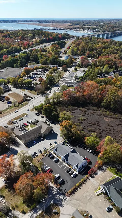 1 Huntley Rd, Old Lyme, CT 06371