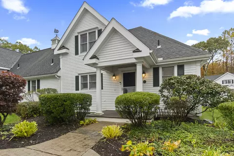 8 Augusta Cir #8, Moodus, CT 06469