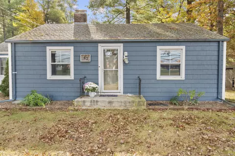 47 Old Windsor Rd, Bloomfield, CT 06002