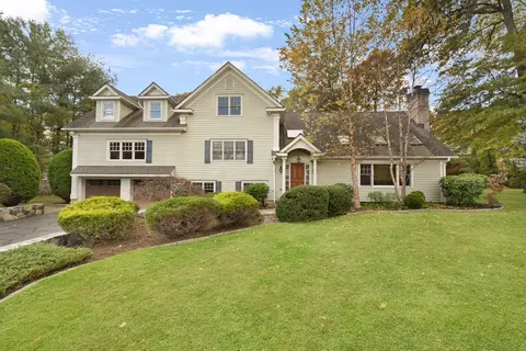 8 Caddy Rd, Norwalk, CT 06851