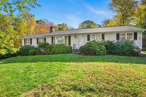 93 Hogs Back Rd, Oxford, CT 06478