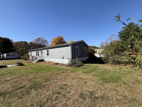 29 Stonegate Dr, Windham, CT 06256 photo 1