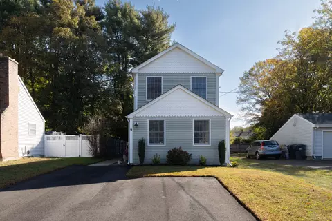 9 Whitlock Ave, Plantsville, CT 06479