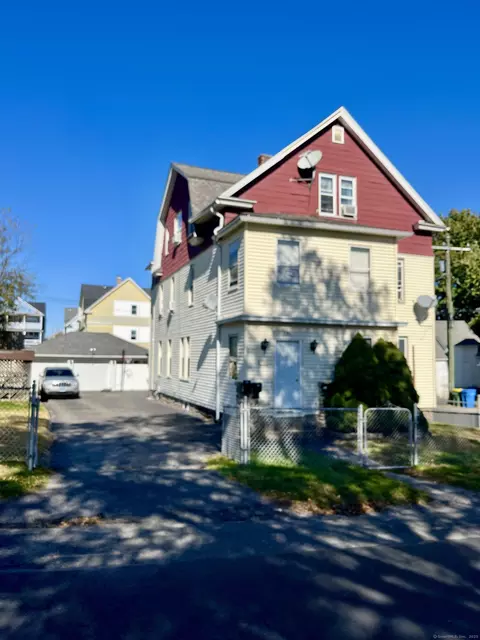 70 Vail St, Waterbury, CT 06708