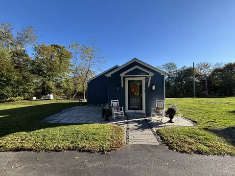 10 Pattagansett Ct, Niantic, CT 06357