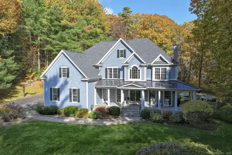 28 Lazy Valley Rd, Glastonbury, CT 06033