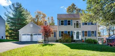 27 Valley Dr, Middletown, CT 06457