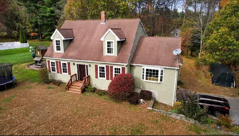 15 Ryler Ct, North Grosvenor Dale, CT 06255