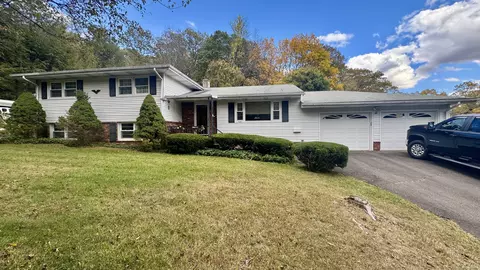 30 Mountain Rd, Danbury, CT 06810
