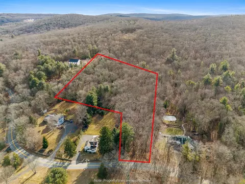 92 Ash Swamp Rd, Glastonbury, CT 06033