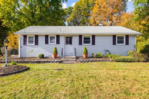 7 Zwicks Farm Rd, Southington, CT 06479