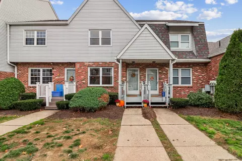 240 Burlington Ave #27, Bristol, CT 06010