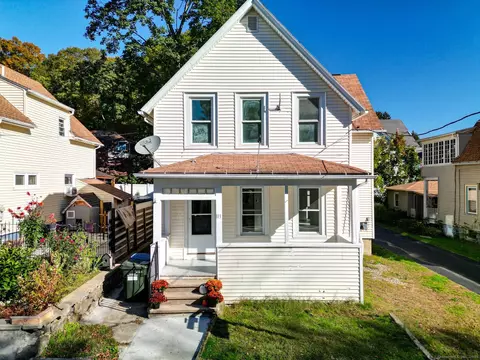 113 4th St, Norwich, CT 06360