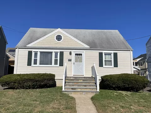 376 Savoy St, Bridgeport, CT 06606