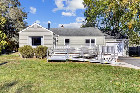 271 W River St, Milford, CT 06461