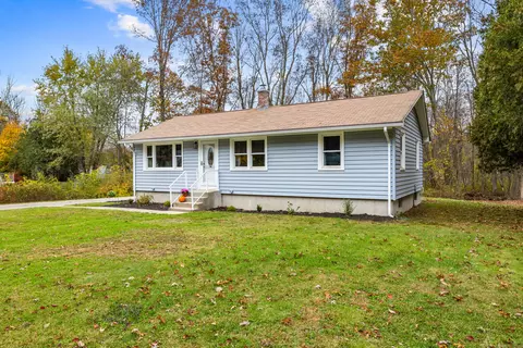 8 Roger Rd, Griswold, CT 06351