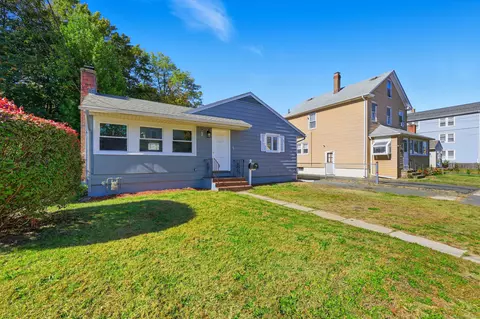 33 Kenyon Pl, East Hartford, CT 06108