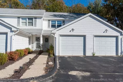 5 Woodstock Hills Dr, Woodstock, CT 06281