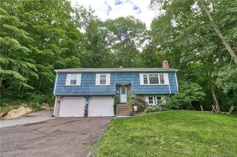 369 Strongtown Rd, Southbury, CT 06488