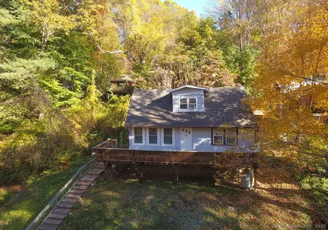 297 Manor Rd, Southbury, CT 06488